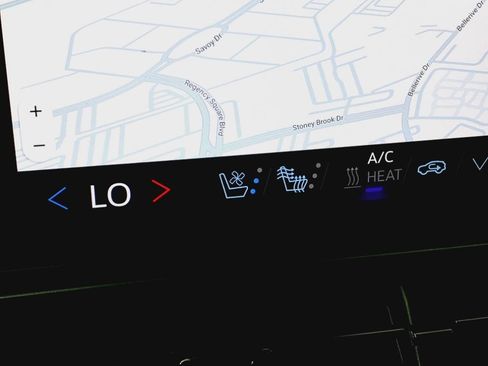 New 2025 Chevrolet Equinox EV RS image 10
