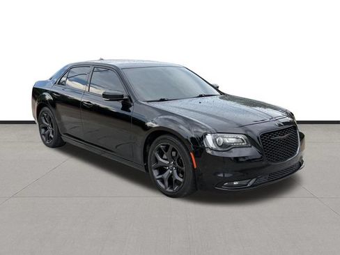 Used 2021 Chrysler 300 S RWD image 3