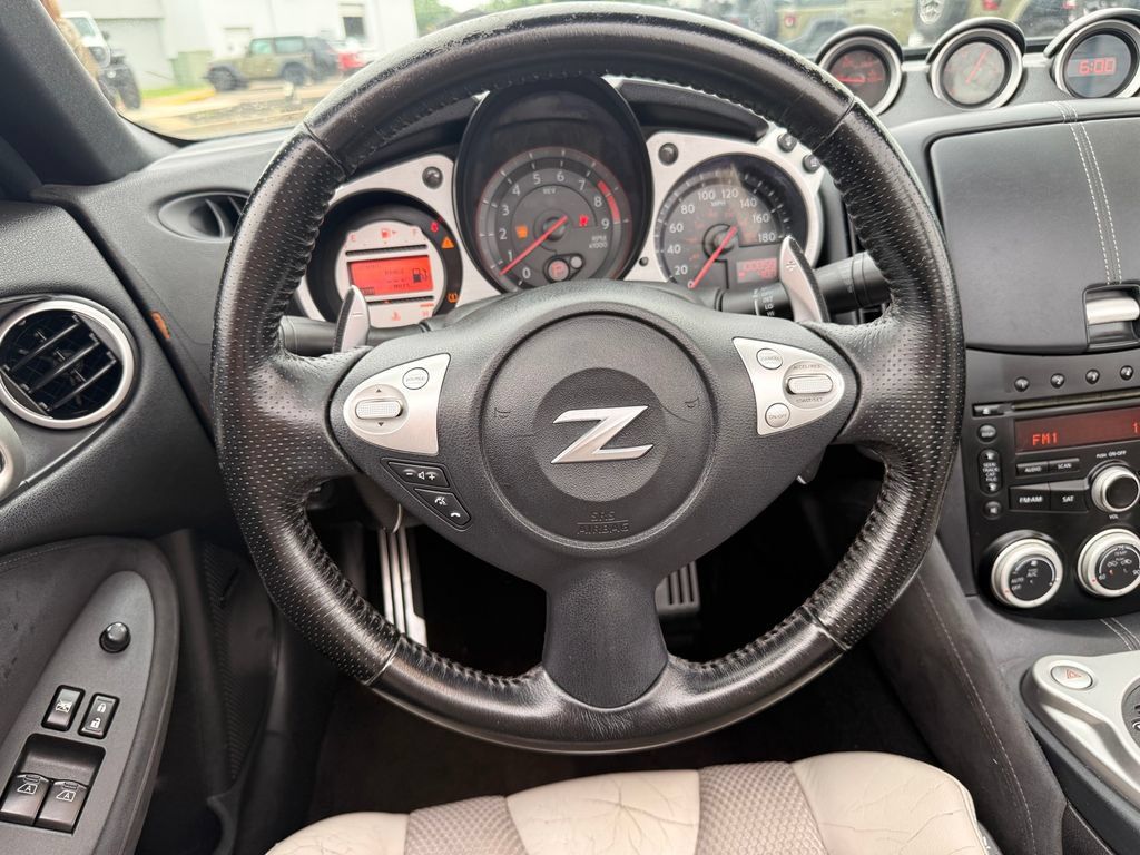 Used 2011 Nissan 370Z Touring RWD image 29