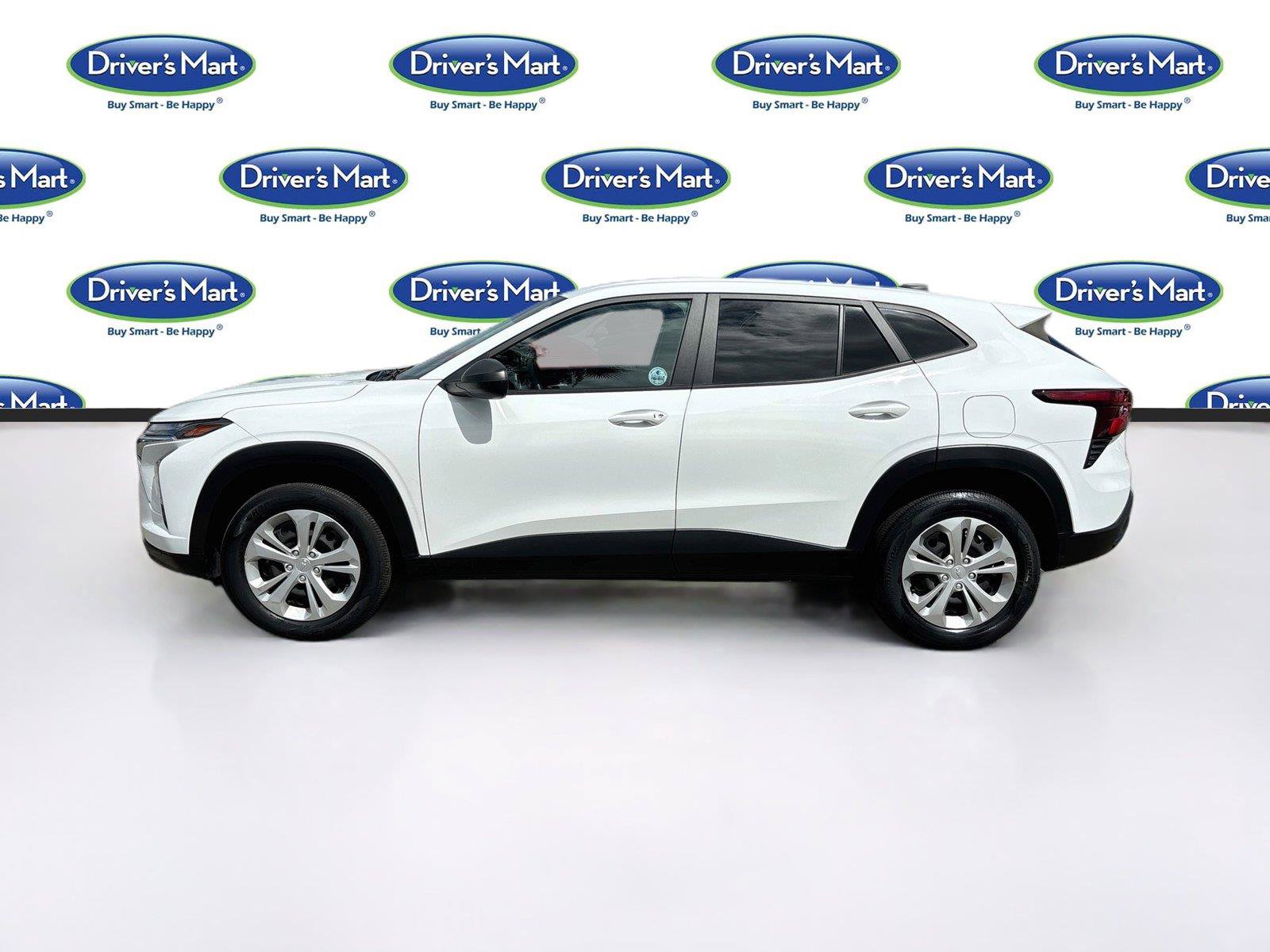 Used 2025 Chevrolet Trax LS FWD image 4