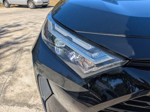 Used 2023 Toyota RAV4 XLE image 10