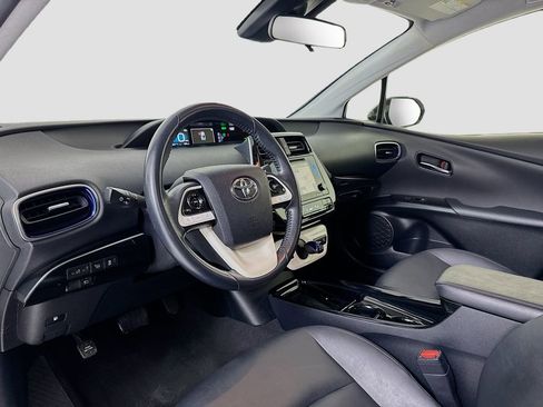 Used 2017 Toyota Prius Three Touring image 10
