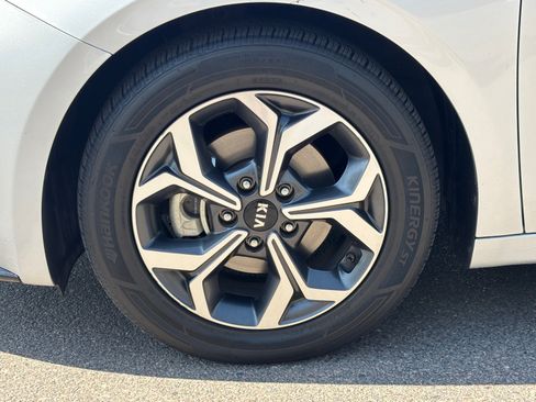 Used 2020 Kia Forte LXS FWD image 10