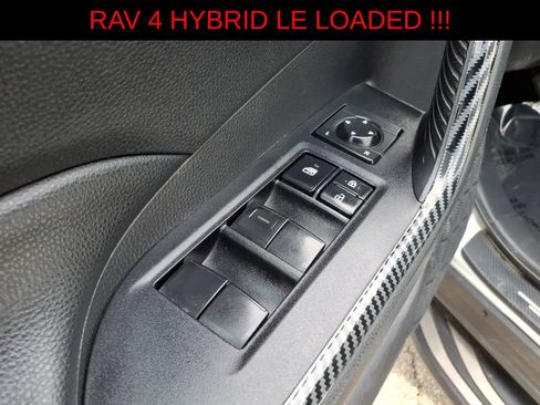 Used 2019 Toyota RAV4 LE w/ Carpet Mat Package AWD/4WD image 13