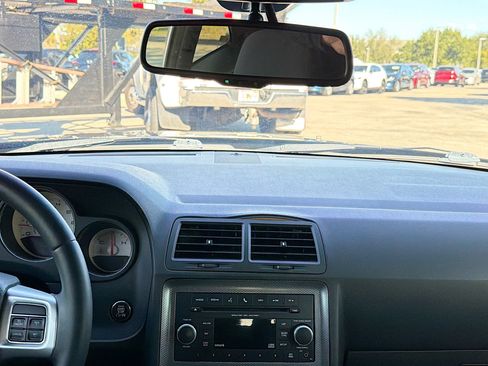 Used 2012 Dodge Challenger R/T image 19