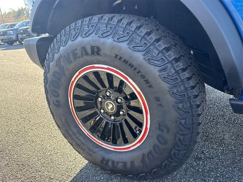 Used 2025 Ford Bronco Big Bend w/ Black Diamond Package image 11