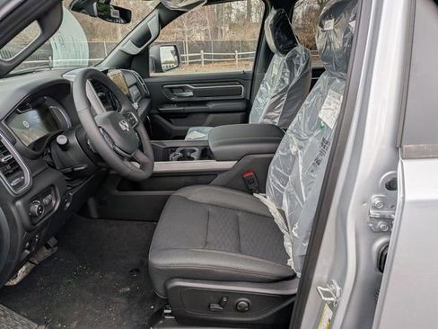 New 2026 RAM 1500 4x4 Crew Cab image 9