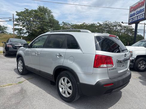 Used 2011 Kia Sorento LX w/ Convenience Pkg AWD/4WD image 7