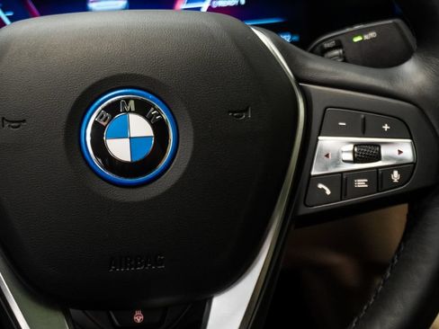 Used 2023 BMW i4 eDrive40 w/ Premium Package RWD image 17