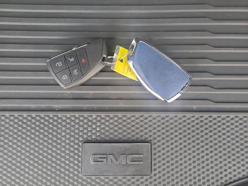 Used 2025 GMC Acadia Elevation w/ LPO, All-Weather Package image 33