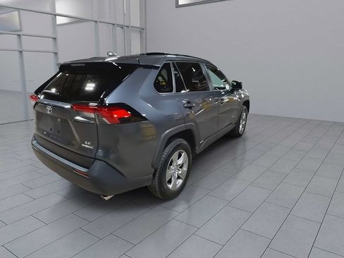 Certified 2022 Toyota RAV4 LE AWD/4WD image 8