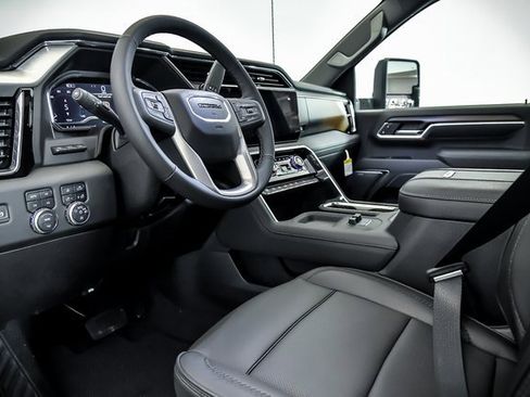 New 2025 GMC Sierra 2500 Denali w/ Denali Reserve Package image 7