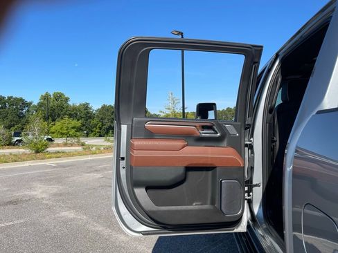 Used 2025 GMC Sierra 2500 Denali Ultimate AWD/4WD image 32