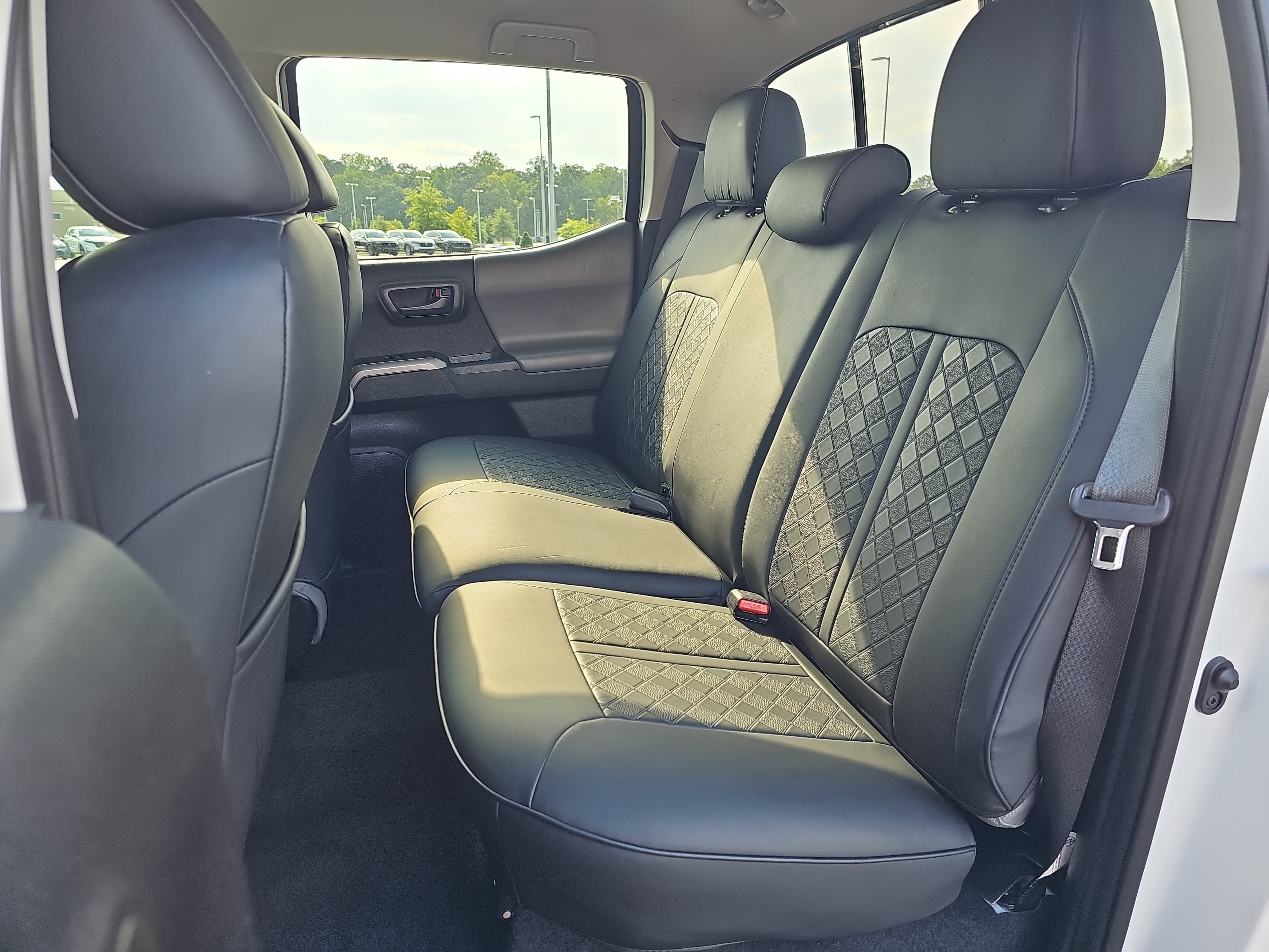 Used 2021 Toyota Tacoma SR5 RWD image 14