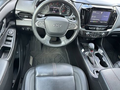 Used 2023 Chevrolet Traverse RS image 8