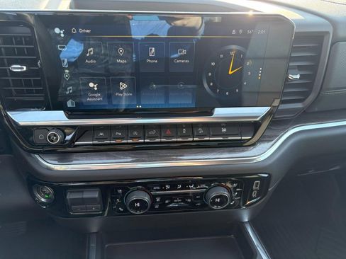 Used 2024 Chevrolet Silverado 1500 LTZ image 17