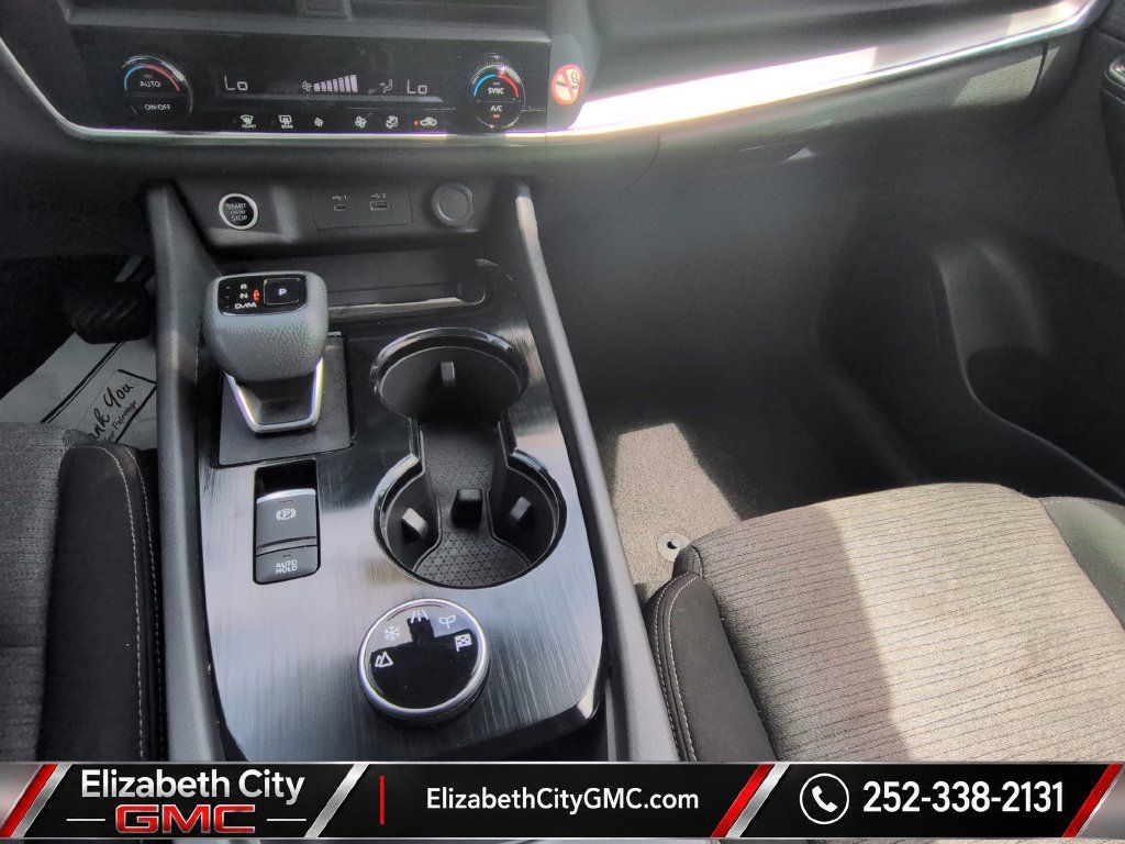 Used 2023 Nissan Rogue SV AWD/4WD image 15