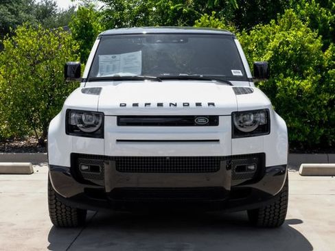 Used 2025 Land Rover Defender 110 V8 AWD/4WD image 6