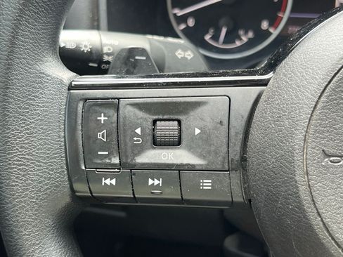 Used 2023 Nissan Rogue SV AWD/4WD image 26