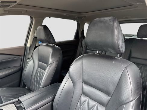 Used 2022 Nissan Rogue Platinum w/ Head-Up Display Package image 12