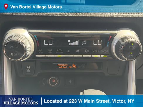 Used 2022 Toyota RAV4 LE AWD/4WD image 22