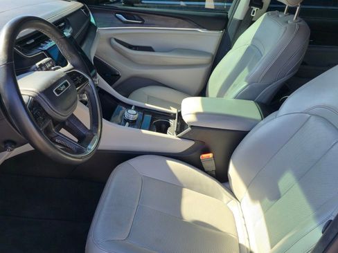 Used 2022 Jeep Grand Cherokee L Overland w/ MOPAR Finishing Package image 6