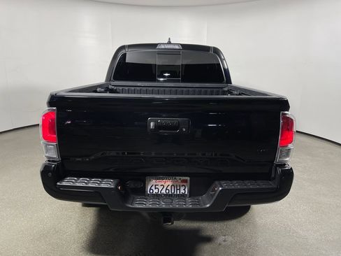 Certified 2021 Toyota Tacoma TRD Off-Road w/ Technology Package AWD/4WD image 4