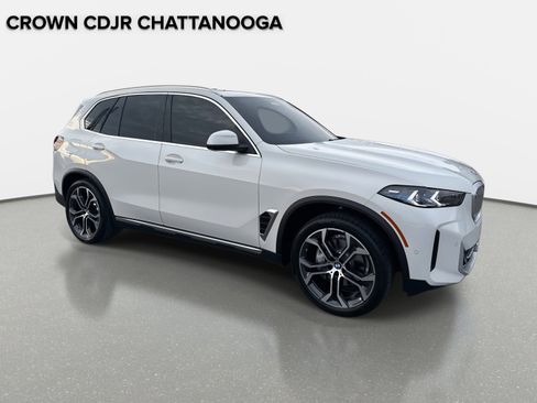 Used 2024 BMW X5 xDrive40i w/ Premium Package image 2