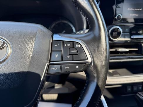 Used 2021 Toyota Highlander XSE FWD image 57