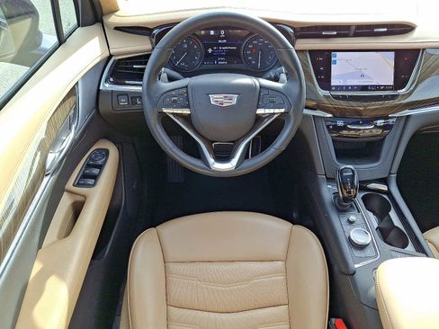 Used 2022 Cadillac XT6 Sport w/ Platinum Package image 13