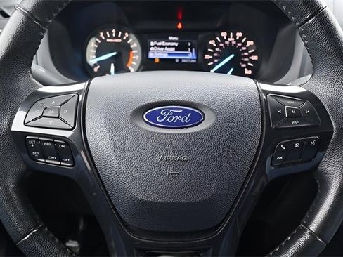 Used 2018 Ford Explorer XLT image 22