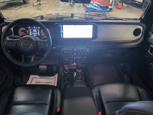 Used 2024 Jeep Gladiator Sport image 20