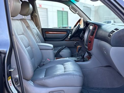 Used 2005 Lexus LX 470 4WD image 30