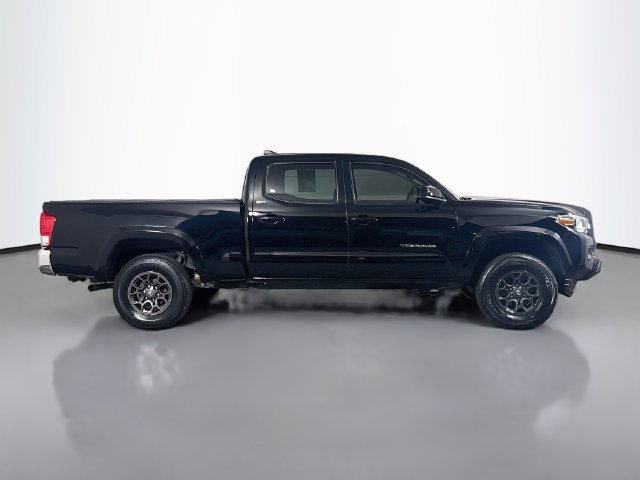 Used 2017 Toyota Tacoma SR5 w/ Tow Package AWD/4WD image 8