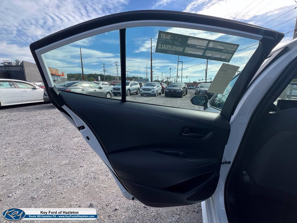 Used 2025 Toyota Corolla LE FWD image 23