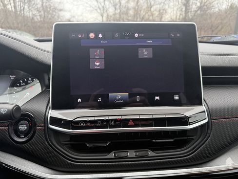 Used 2022 Jeep Compass Trailhawk w/ Trailhawk Convenience Group image 19