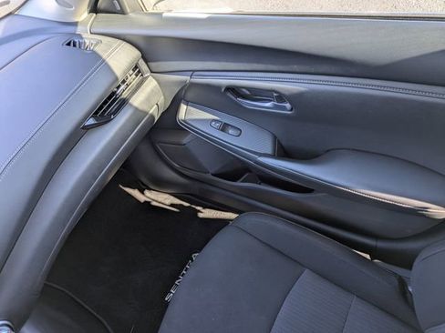 Used 2024 Nissan Altima 2.5 SV image 15