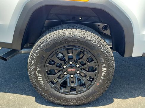 New 2026 GMC Canyon Elevation RWD image 5