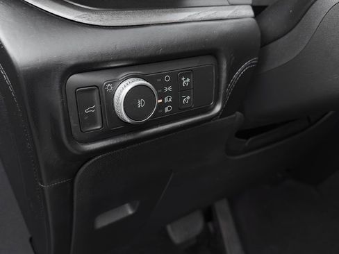 Certified 2020 Ford Explorer Platinum w/ Premium Technology Package image 18