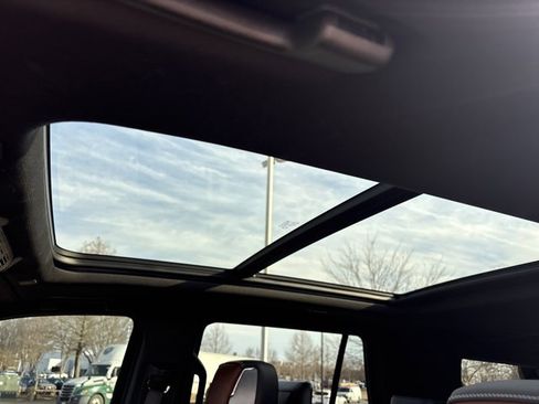 Used 2024 GMC Yukon Denali Ultimate image 25