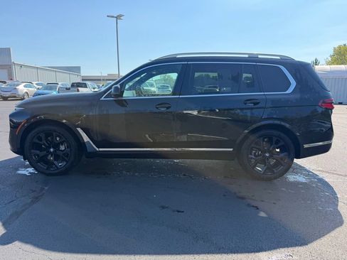 Used 2025 BMW X7 xDrive40i w/ Premium Package AWD/4WD image 10