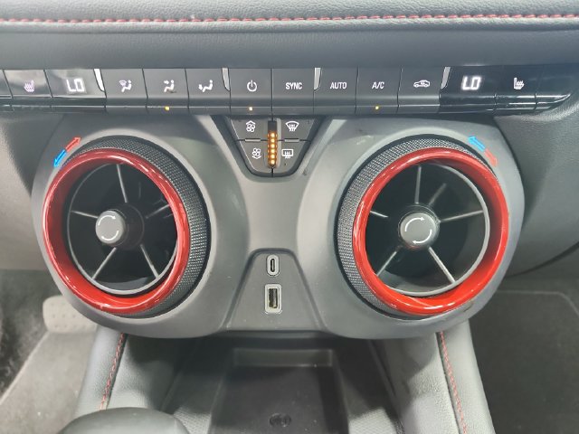 Used 2025 Chevrolet Blazer RS FWD image 18