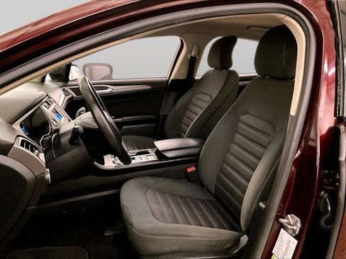 Used 2017 Ford Fusion SE image 24