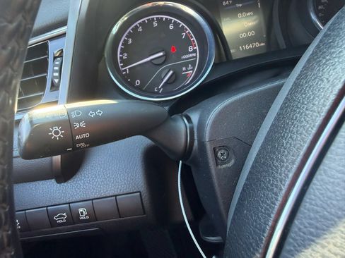Used 2019 Toyota Camry SE w/ Carpet Mat Package FWD image 22