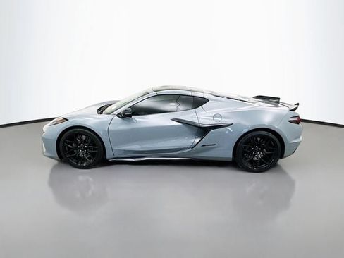 Used 2024 Chevrolet Corvette Z06 RWD image 4