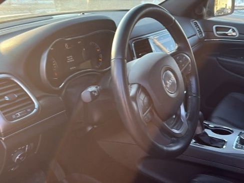 Used 2021 Jeep Grand Cherokee Limited image 9