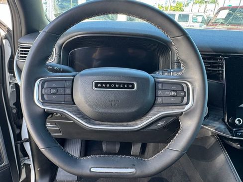 Used 2024 Jeep Wagoneer Series II w/ Flexible Seating Group RWD image 14
