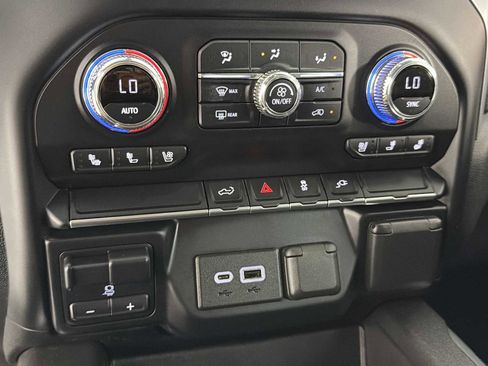 Used 2022 GMC Sierra 1500 SLT w/ SLT Premium Package image 29