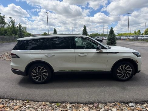 New 2026 Lincoln Aviator AWD image 6