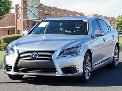 Used 2016 Lexus LS 460 L image 4